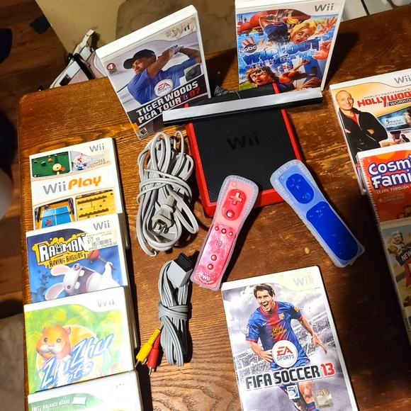Nintendo Wii Mini console with all original accessories & 15 Games - Picture 5 of 12